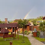 три-о, будинок 120 кв для 1-6 гостей & 45 кв для 1-4 гостей, генератор, окремі входи, вид на гори, 15 хв до центру Lägenhet *