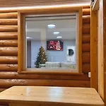 Lägenhet три-о, будинок 120 кв для 1-6 гостей & 45 кв для 1-4 гостей, генератор, окремі входи, вид на гори, 15 хв до центру