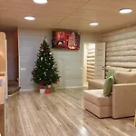 три-о, будинок 120 кв для 1-6 гостей & 45 кв для 1-4 гостей, генератор, окремі входи, вид на гори, 15 хв до центру Slavske