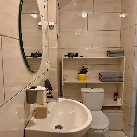 Apartamento три-о з видом на гори, максимум для 4 гостей, 15 хв від центру