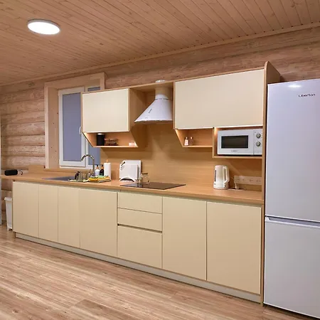 три-о, будинок 120 кв для 1-6 гостей & 45 кв для 1-4 гостей, генератор, окремі входи, вид на гори, 15 хв до центру Lejlighed