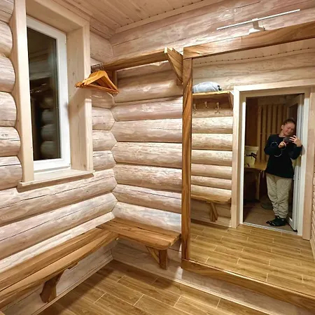 три-о, будинок 120 кв для 1-6 гостей & 45 кв для 1-4 гостей, генератор, окремі входи, вид на гори, 15 хв до центру Lejlighed