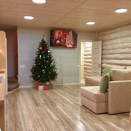 три-о, будинок 120 кв для 1-6 гостей & 45 кв для 1-4 гостей, генератор, окремі входи, вид на гори, 15 хв до центру Slavske