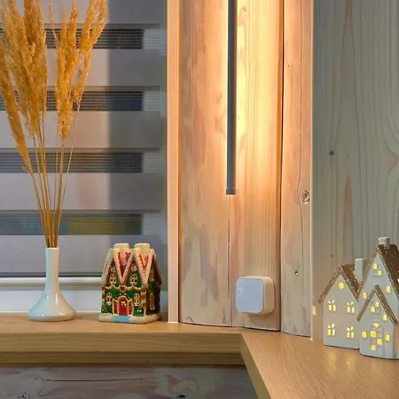 три-о, будинок 120 кв для 1-6 гостей & 45 кв для 1-4 гостей, генератор, окремі входи, вид на гори, 15 хв до центру Lejlighed Slavske