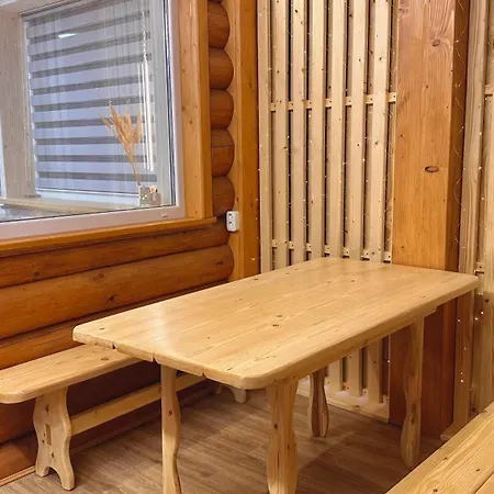 три-о, будинок 120 кв для 1-6 гостей & 45 кв для 1-4 гостей, генератор, окремі входи, вид на гори, 15 хв до центру Slavske