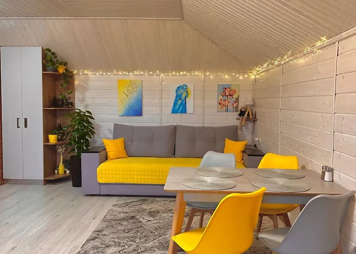 три-о, будинок 120 кв для 1-6 гостей & 45 кв для 1-4 гостей, генератор, окремі входи, вид на гори, 15 хв до центру Slavske