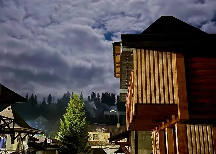 три-о, будинок 120 кв для 1-6 гостей & 45 кв для 1-4 гостей, генератор, окремі входи, вид на гори, 15 хв до центру