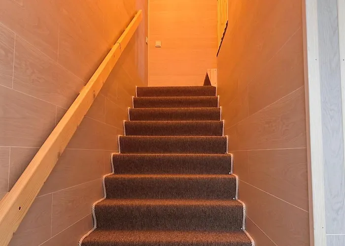 Apartment три-о, будинок 120 кв для 1-6 гостей & 45 кв для 1-4 гостей, генератор, окремі входи, вид на гори, 15 хв до центру