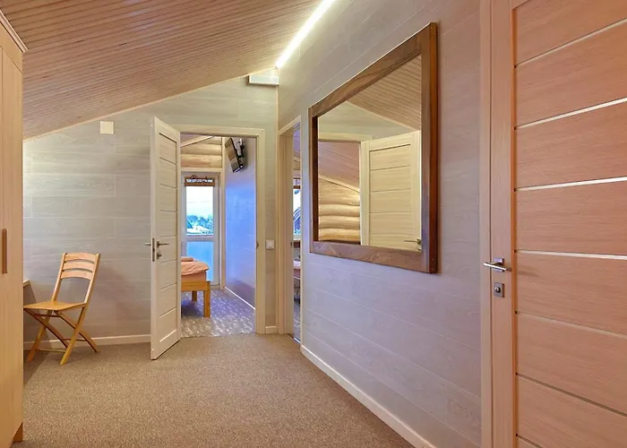 три-о, будинок 120 кв для 1-6 гостей & 45 кв для 1-4 гостей, генератор, окремі входи, вид на гори, 15 хв до центру Apartment *