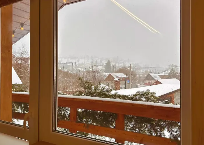 три-о, будинок 120 кв для 1-6 гостей & 45 кв для 1-4 гостей, генератор, окремі входи, вид на гори, 15 хв до центру Slavske