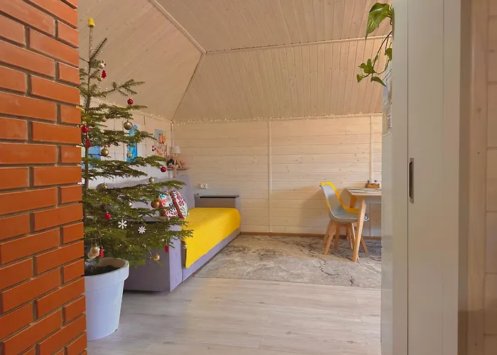 три-о, будинок 120 кв для 1-6 гостей & 45 кв для 1-4 гостей, генератор, окремі входи, вид на гори, 15 хв до центру Slavske