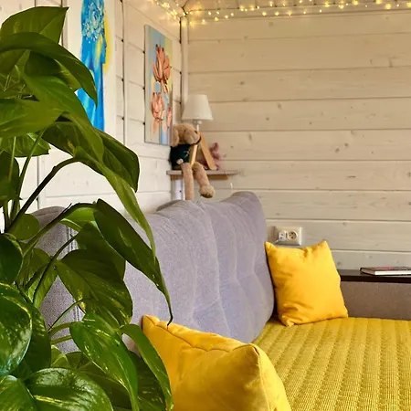 три-о, будинок 120 кв для 1-6 гостей & 45 кв для 1-4 гостей, генератор, окремі входи, вид на гори, 15 хв до центру Apartamento *