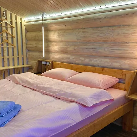 три-о, будинок 120 кв для 1-6 гостей & 45 кв для 1-4 гостей, генератор, окремі входи, вид на гори, 15 хв до центру Apartamento *