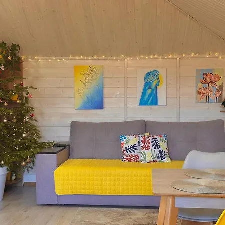 три-о, будинок 120 кв для 1-6 гостей & 45 кв для 1-4 гостей, генератор, окремі входи, вид на гори, 15 хв до центру Slavske