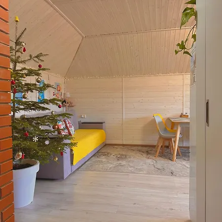 три-о, будинок 120 кв для 1-6 гостей & 45 кв для 1-4 гостей, генератор, окремі входи, вид на гори, 15 хв до центру Slavske