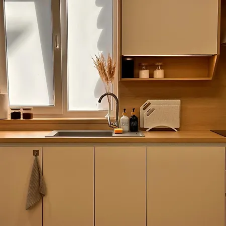Apartment три-о, 120кв для 1-6 гостей та 45кв для 1-4 гостей, басейн 7 на 3м, генератор, окремі входи, вид на гори, 15 хв до центру Slavske